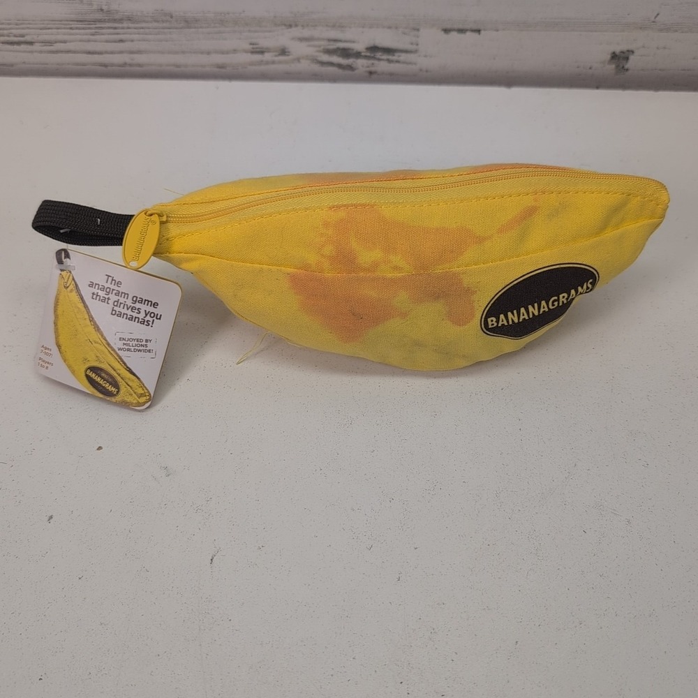 NEW NWT Bananagrams Crossword Family Fun Game Night Tile Word Play COMPLETE